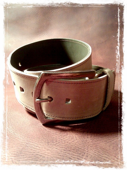 TheCrazyBelt - Reversible Leather Belt sand and green